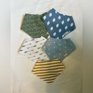 NWOT Copper Pearl Stylish Kids Bandana Bib Set - Green, Blue, Yellow